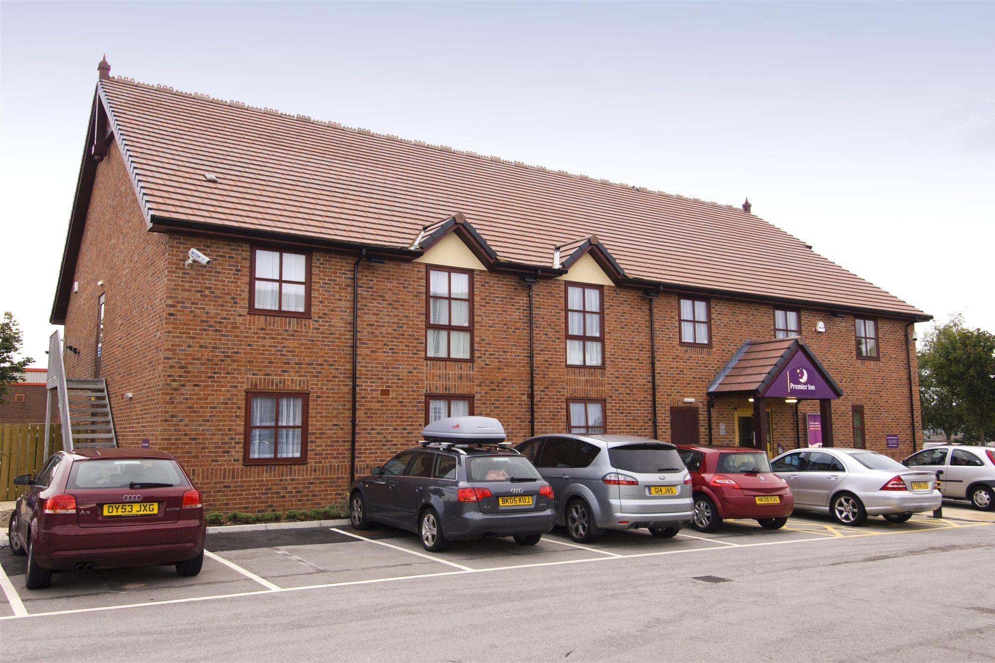 Premier Inn Crewe Central Екстериор снимка